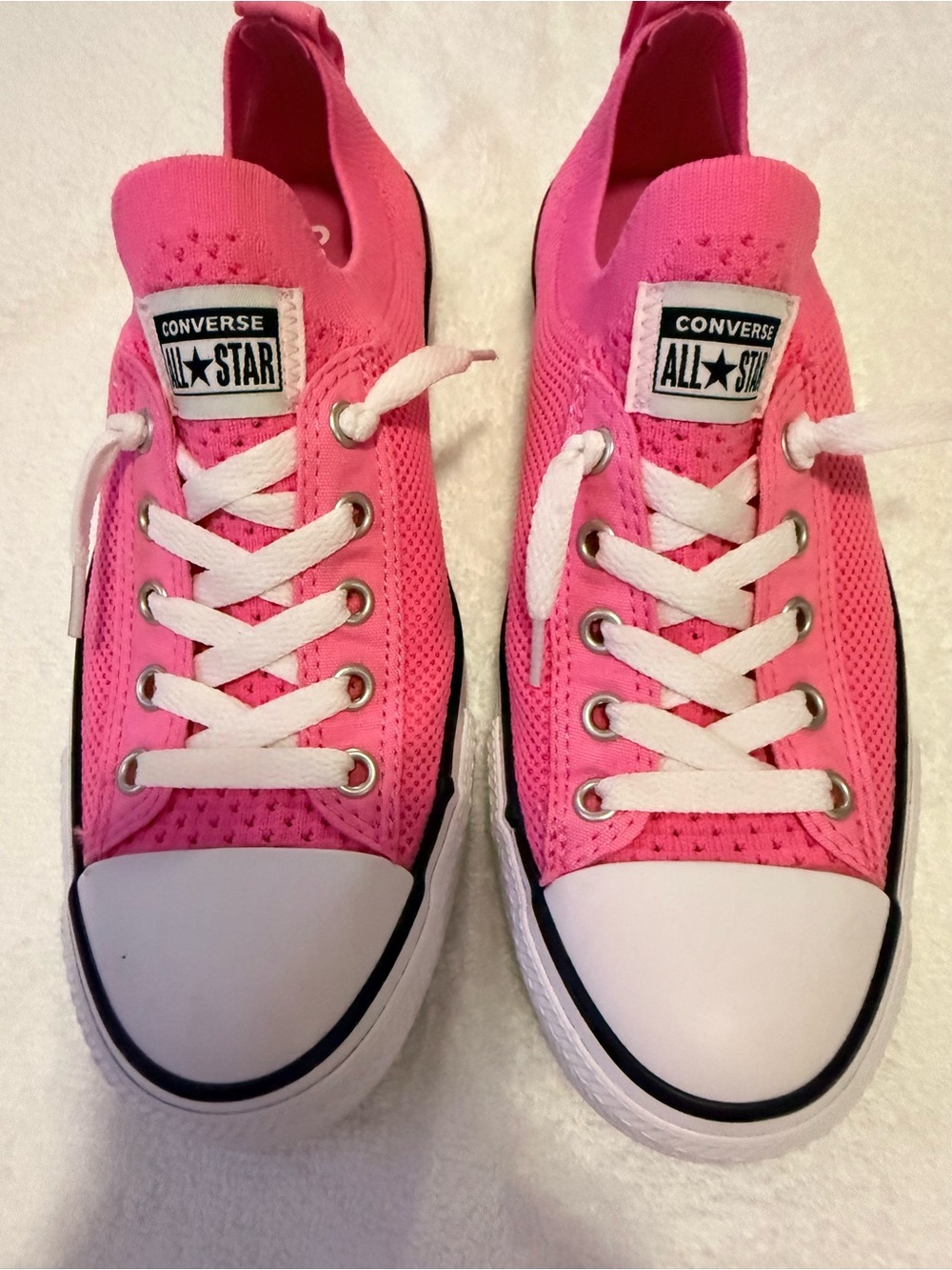 5Y (big kid) Converse Low-Top Sneakers in Bright Pink with White Accents